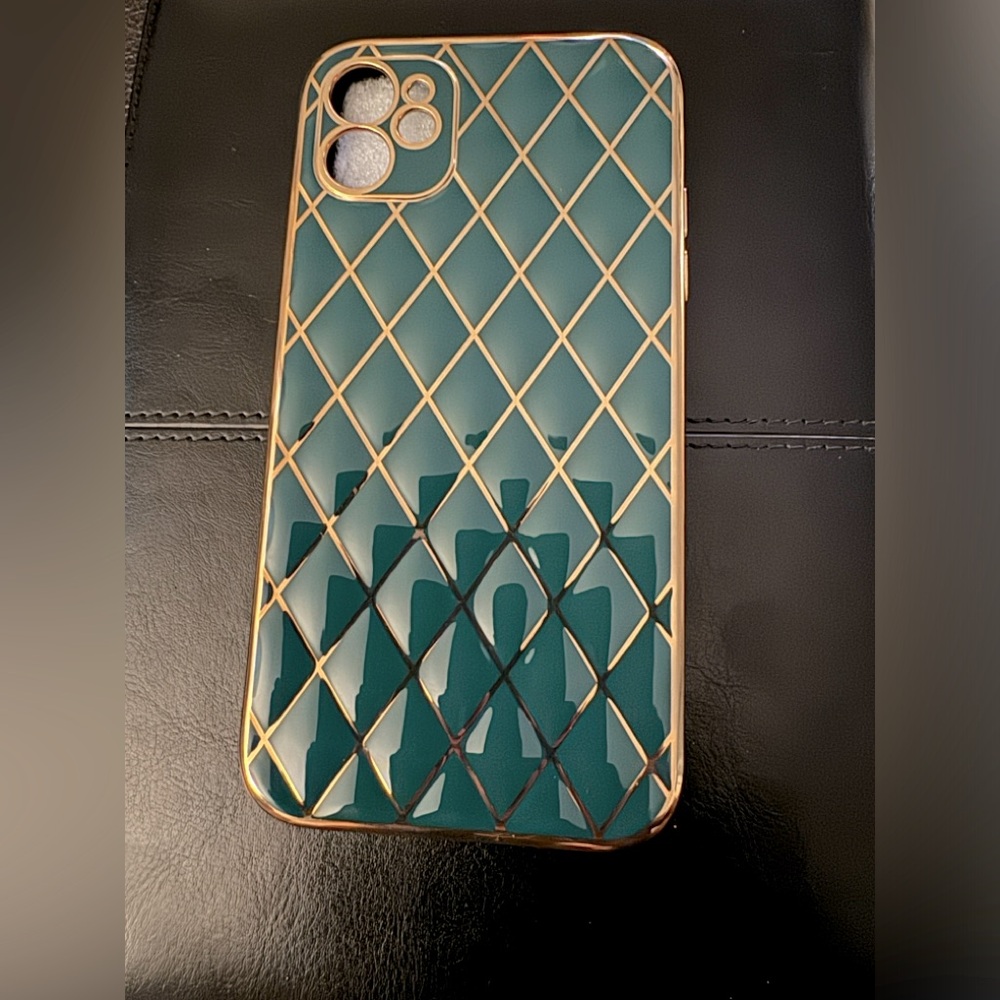 iPhone 11 Green ✅ and Gold ⭐️